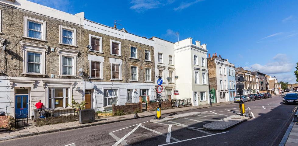 Modern split level 3 bed within a period house by tube & shops Benwell Road, Holloway